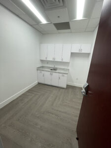 Suite 402